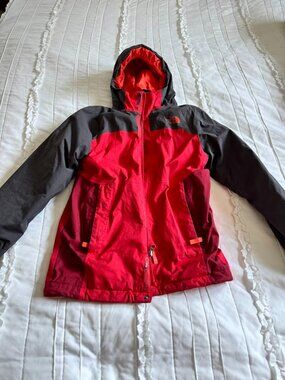 The North Face Boys Medium 10/12 DryVent Fleece Lined Hooded Red/Orange Jacket
